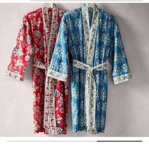 Pottery Barn Blue and Cream Floral Robe Regan size xxs. Robe runs large